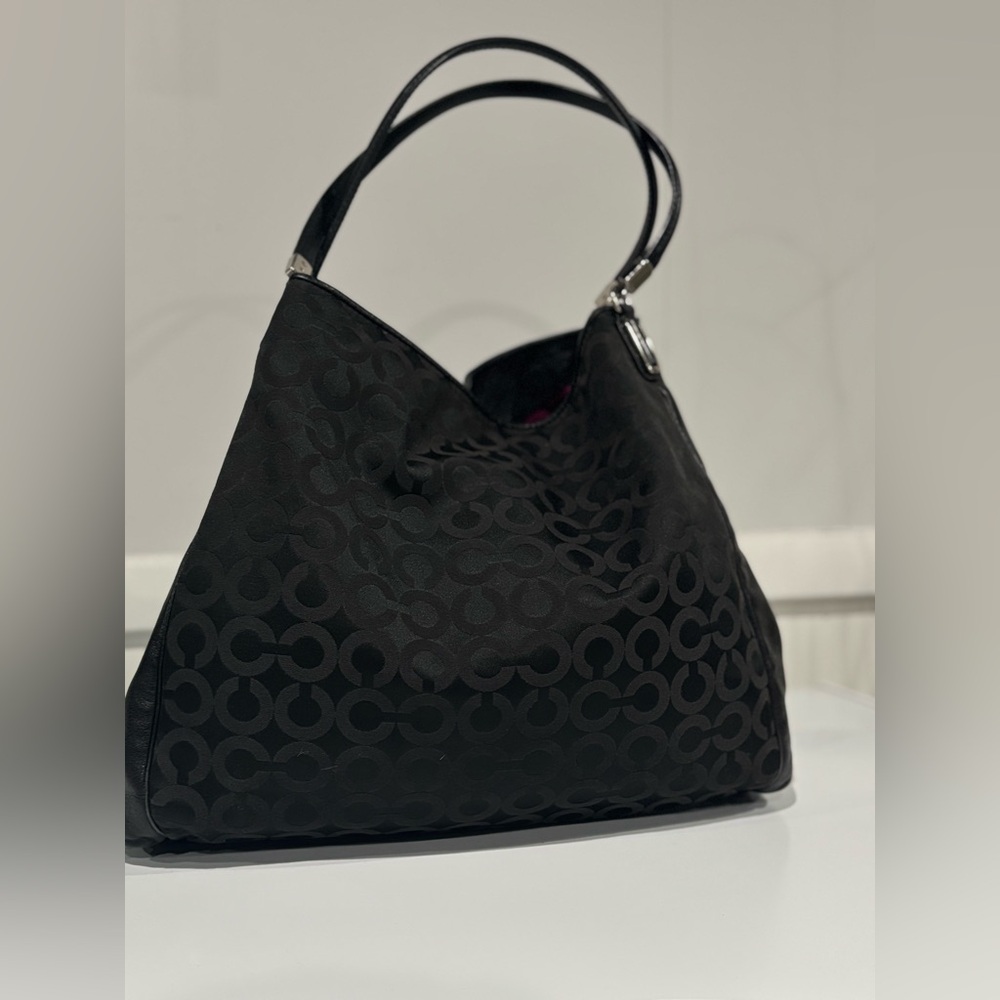 Coach Phoebe Shoulder Bag F19232 – Black Signature Jacquard & Leather - Picture 7 of 9